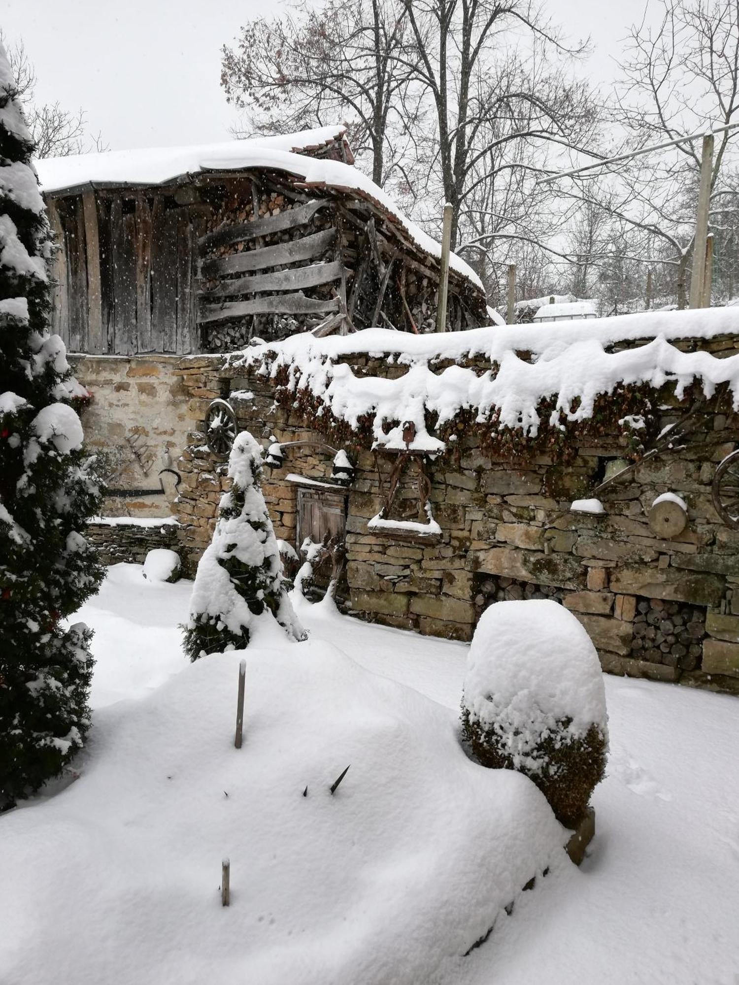 Къща За Гости Чичарите Gabrovo Luaran gambar